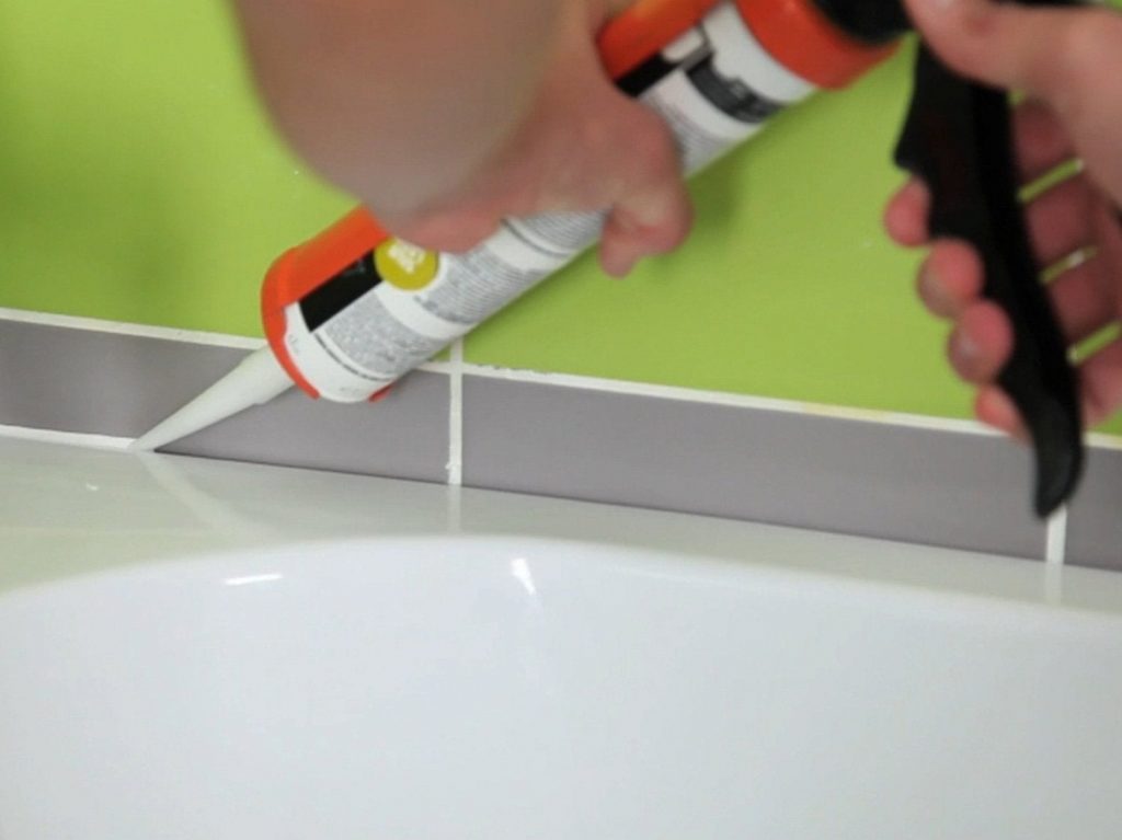 comment eliminer silicone carrelage